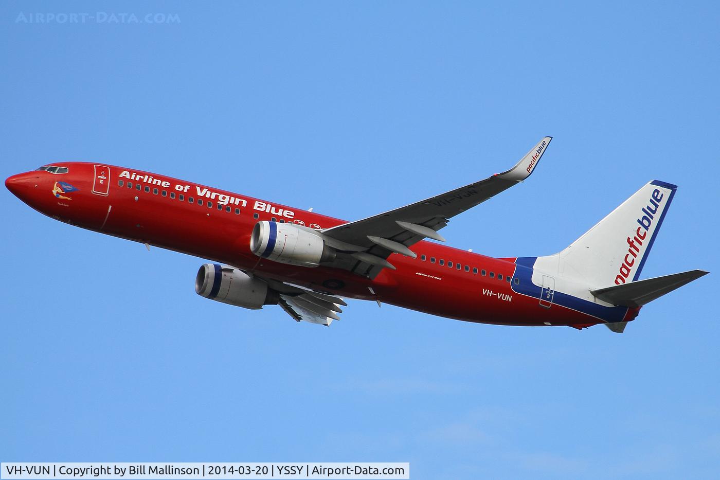 VH-VUN, 2007 Boeing 737-8BK C/N 29676, away from 34L