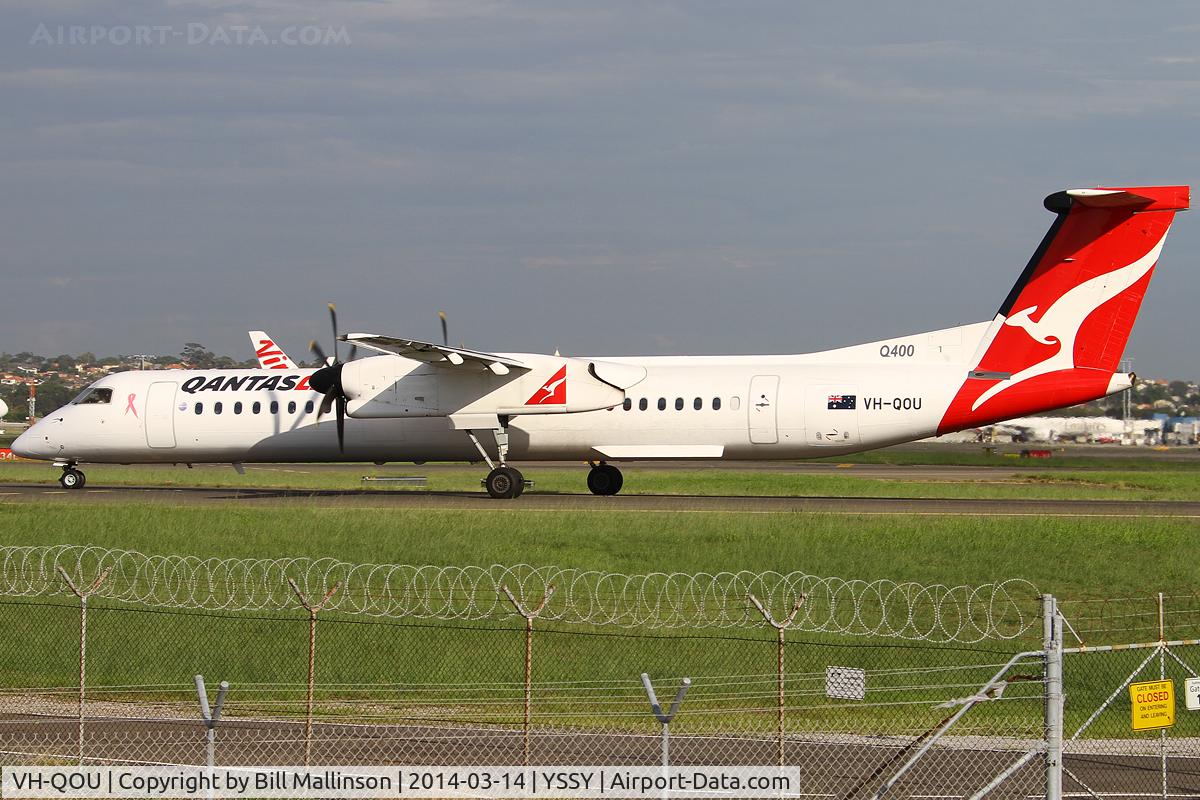 VH-QOU, 2009 De Havilland Canada DHC-8-402Q Dash 8 C/N 4275, taxiing to 34R