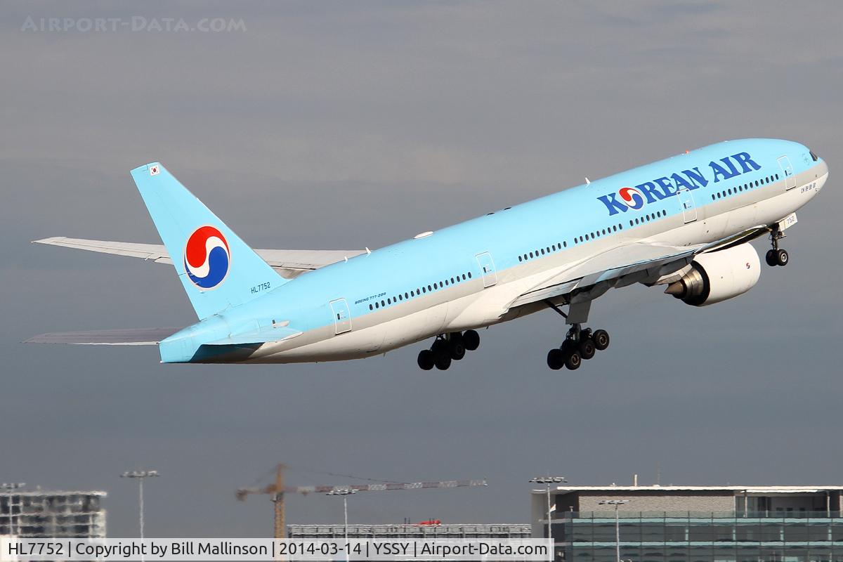HL7752, 2007 Boeing 777-2B5/ER C/N 34211, climbing out from 34L