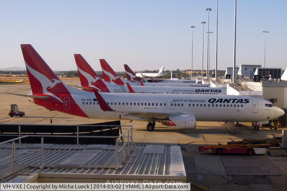 VH-VXE, 2001 Boeing 737-838 C/N 30899, At Tullamarine
