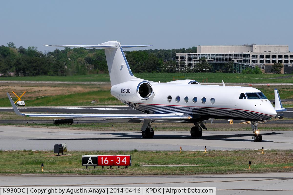 N930DC, 2006 Gulfstream Aerospace GIV-X (G450) C/N 4063, Takeoff!