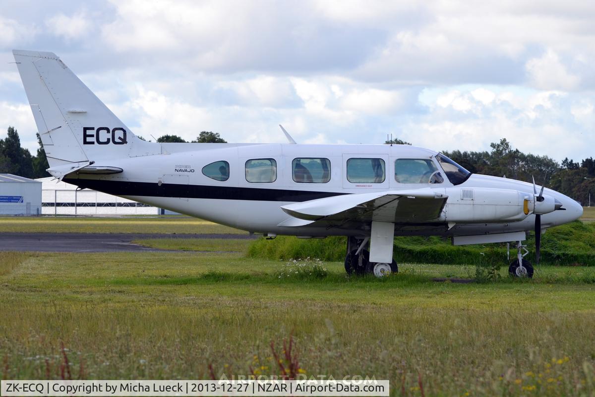 ZK-ECQ, 1976 Piper PA-31-325 Navajo C/R C/N 31-7612090, At Ardmore