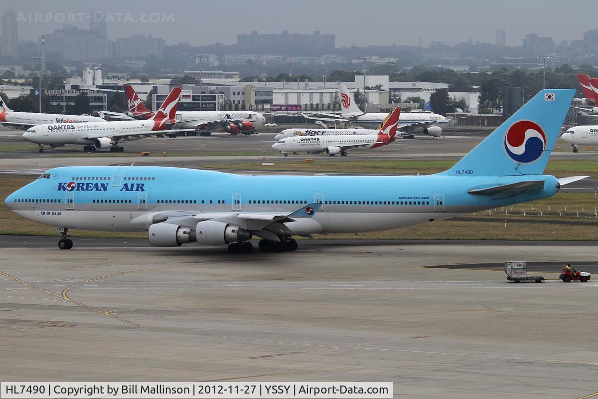 HL7490, 1994 Boeing 747-4B5 C/N 27177, taxiing to 16R
