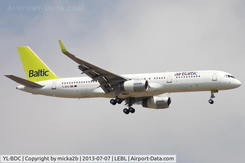 YL-BDC, 1999 Boeing 757-256 C/N 26253, Landing
