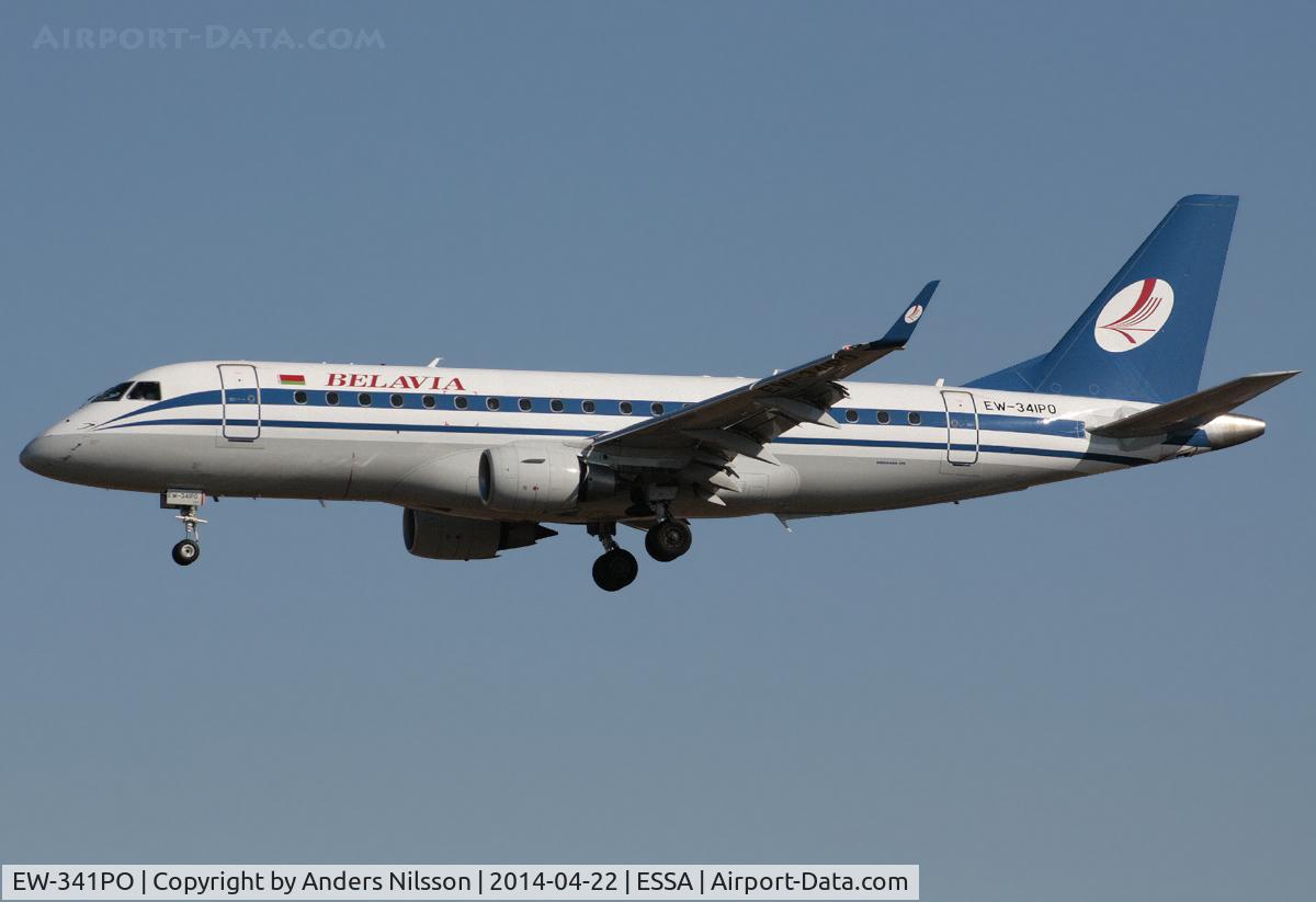EW-341PO, 2012 Embraer 175LR (ERJ-170-200LR) C/N 17000352, On final for 01R.