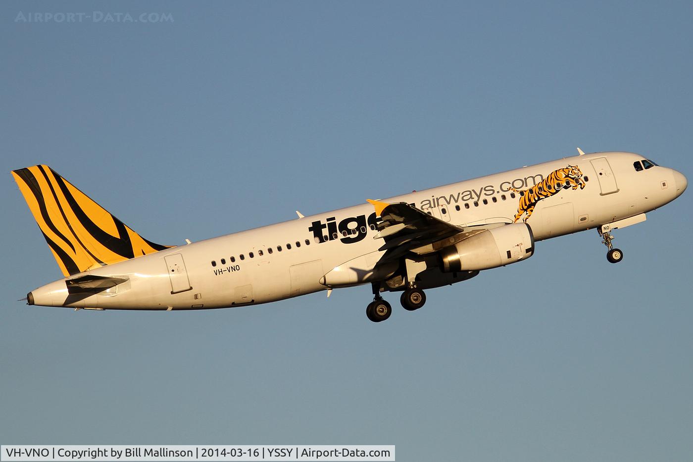 VH-VNO, 2009 Airbus A320-232 C/N 4053, away from 34R