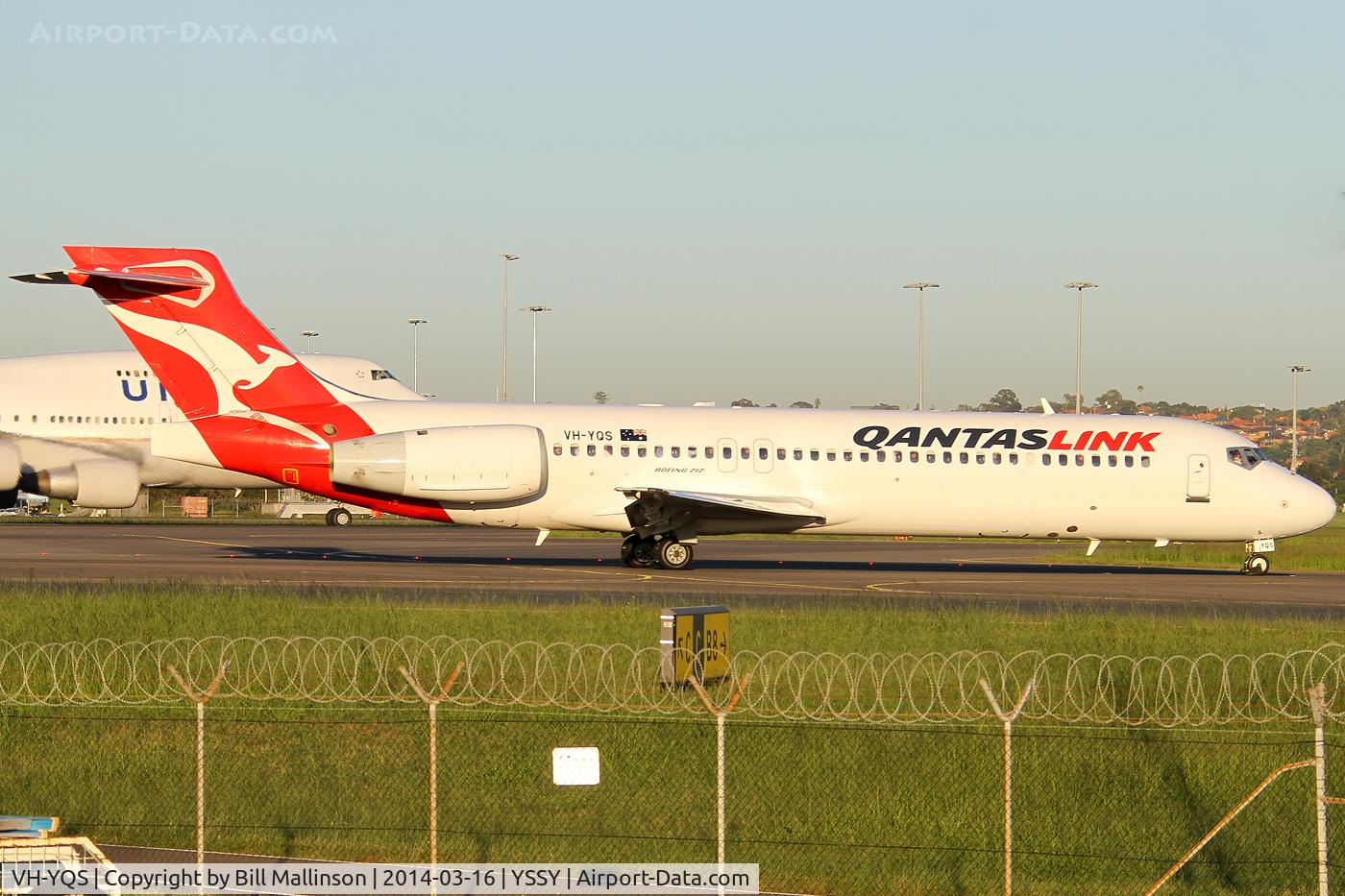VH-YQS, 2004 Boeing 717-2BL C/N 55178, taxiing from 34R