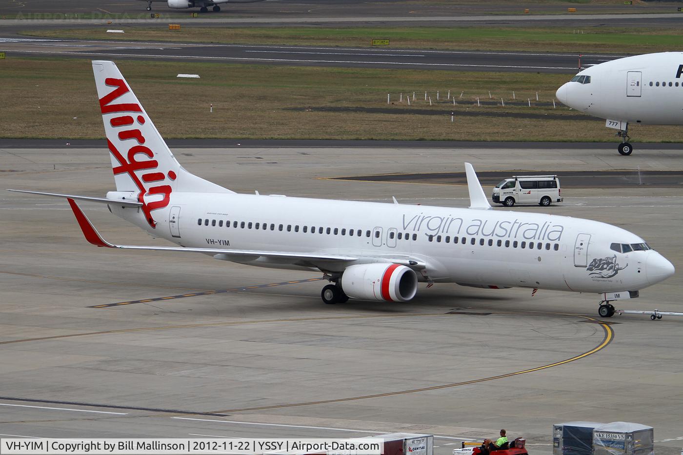 VH-YIM, 2012 Boeing 737-8FE C/N 38716, pushing back