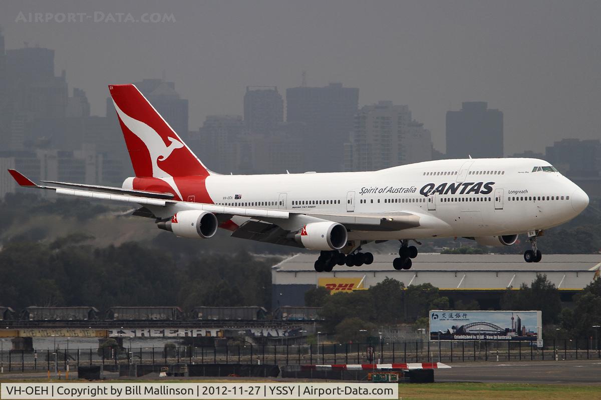 VH-OEH, 2003 Boeing 747-438/ER C/N 32912, about to touch 16R.