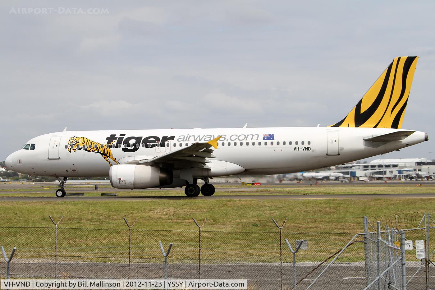 VH-VND, 2007 Airbus A320-232 C/N 3296, taxiing to 34R