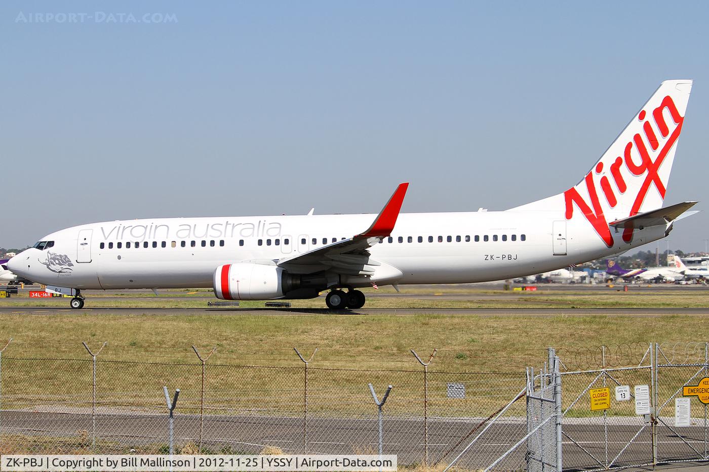 ZK-PBJ, 2004 Boeing 737-8FE C/N 34013, taxiing to 34R
