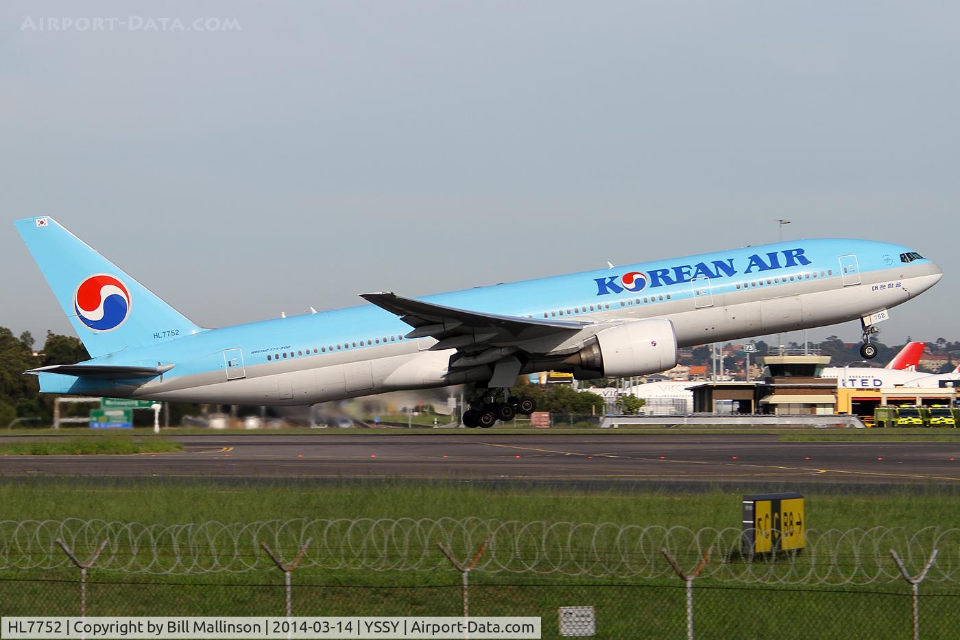 HL7752, 2007 Boeing 777-2B5/ER C/N 34211, away from 34L to ICN