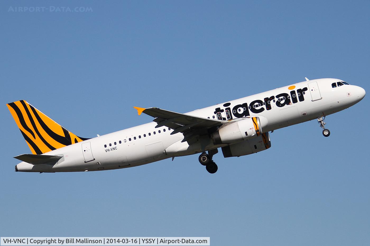 VH-VNC, 2007 Airbus A320-232 C/N 3275, away from 34L