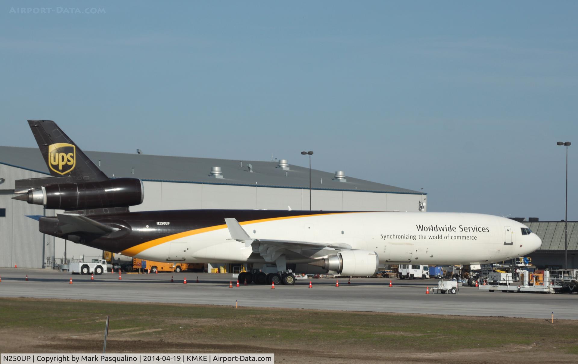 N250UP, 1995 McDonnell Douglas MD-11F C/N 48745, MD-11F