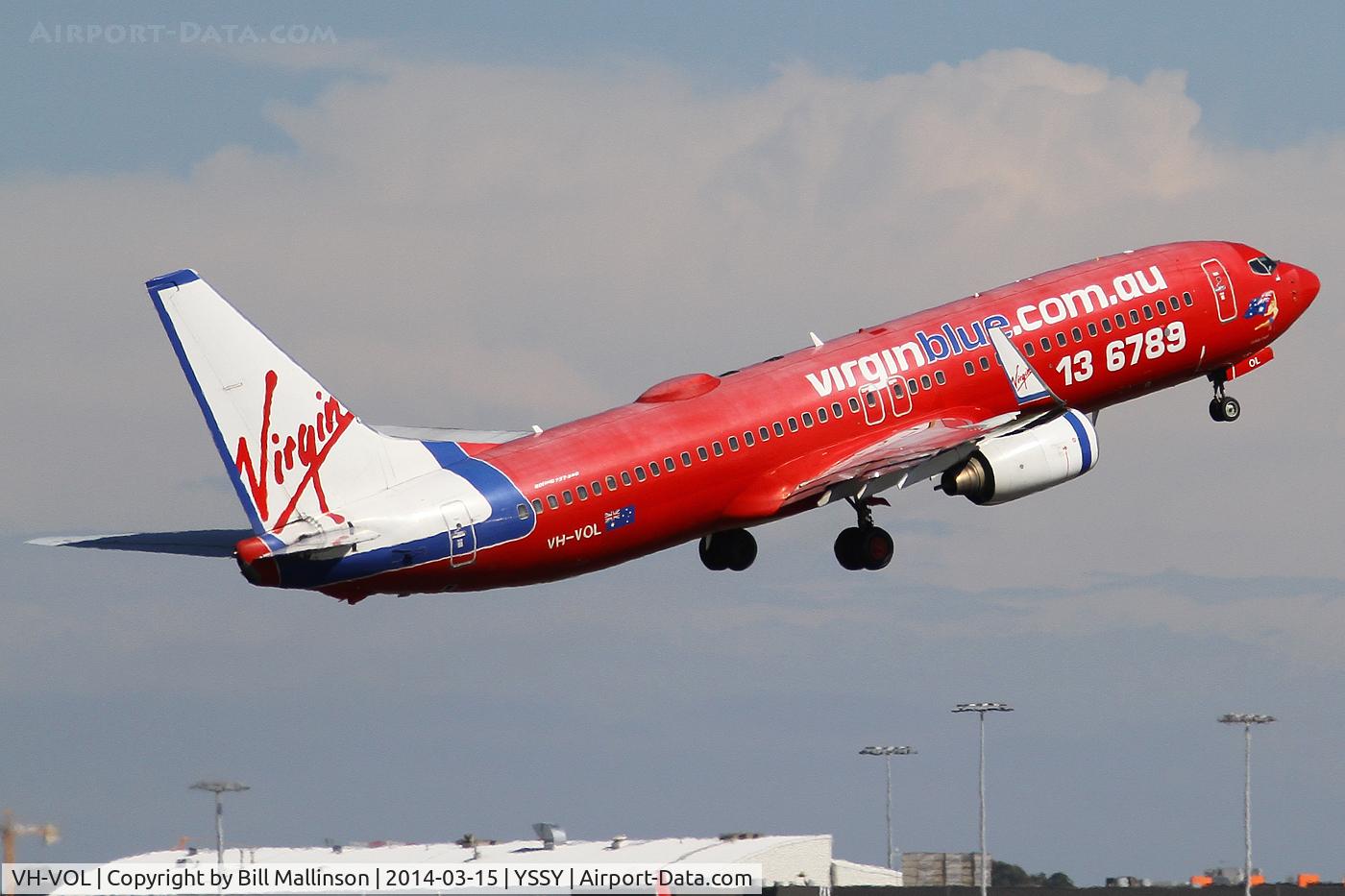 VH-VOL, 2003 Boeing 737-8FE C/N 33759, away from 34L