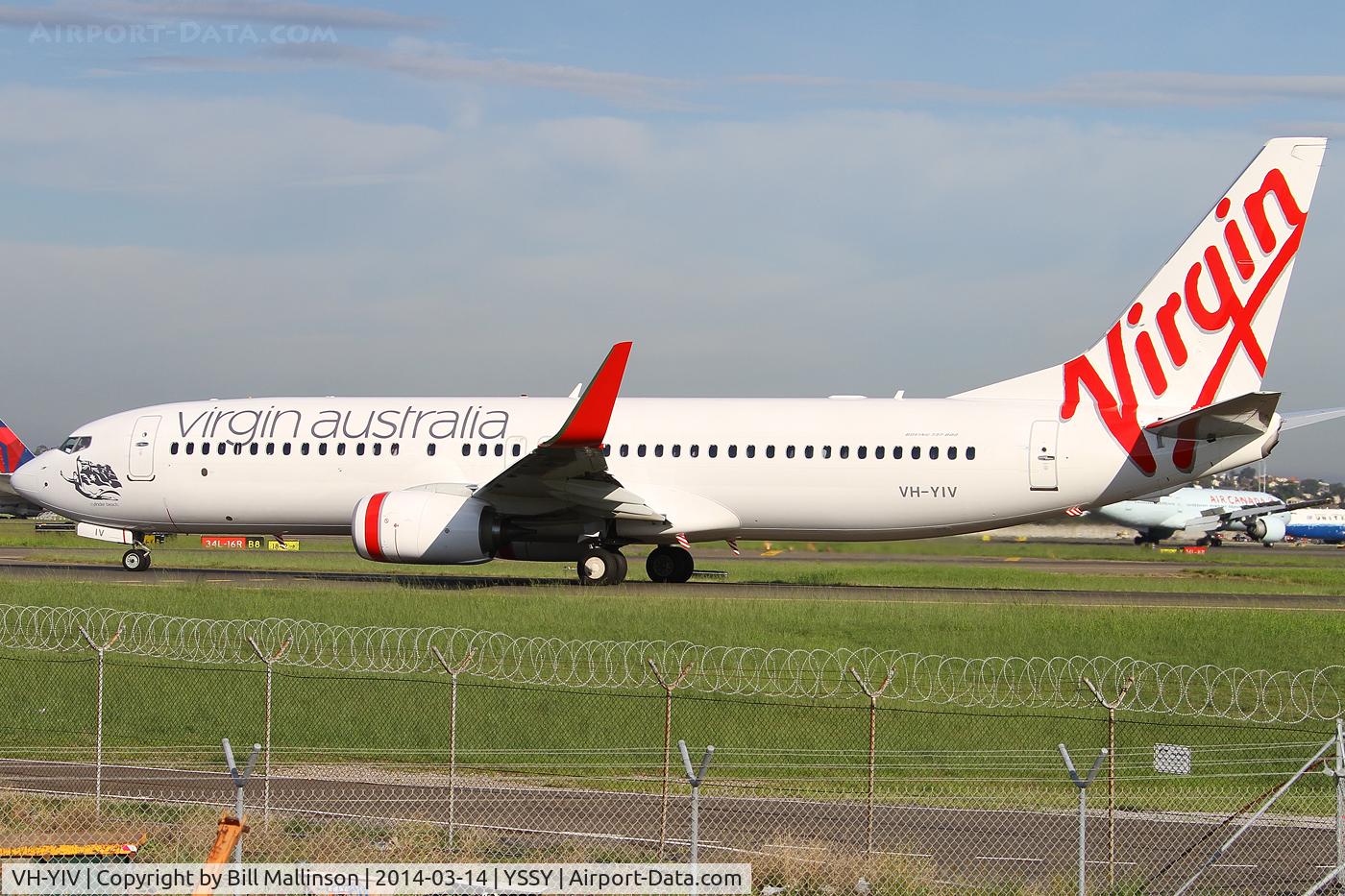VH-YIV, 2013 Boeing 737-8FE C/N 40698, taxiing to 34R