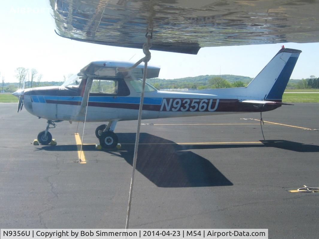 N9356U, 1976 Cessna 150M C/N 15078305, On the ramp in Lebanon, TN
