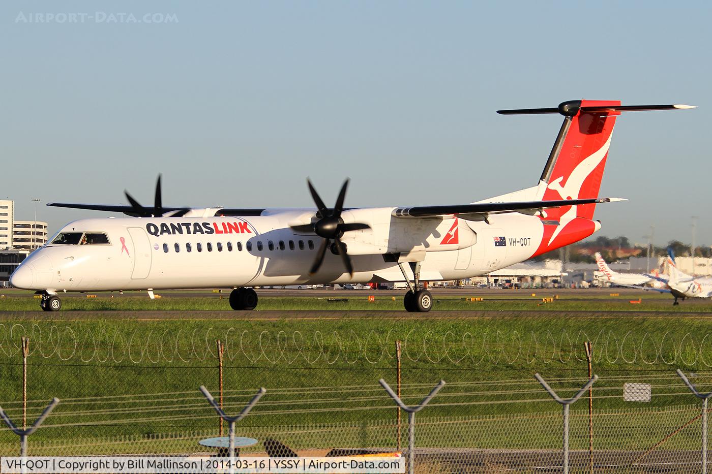 VH-QOT, 2009 De Havilland Canada DHC-8-402 Dash 8 C/N 4269, taxiing to 34R