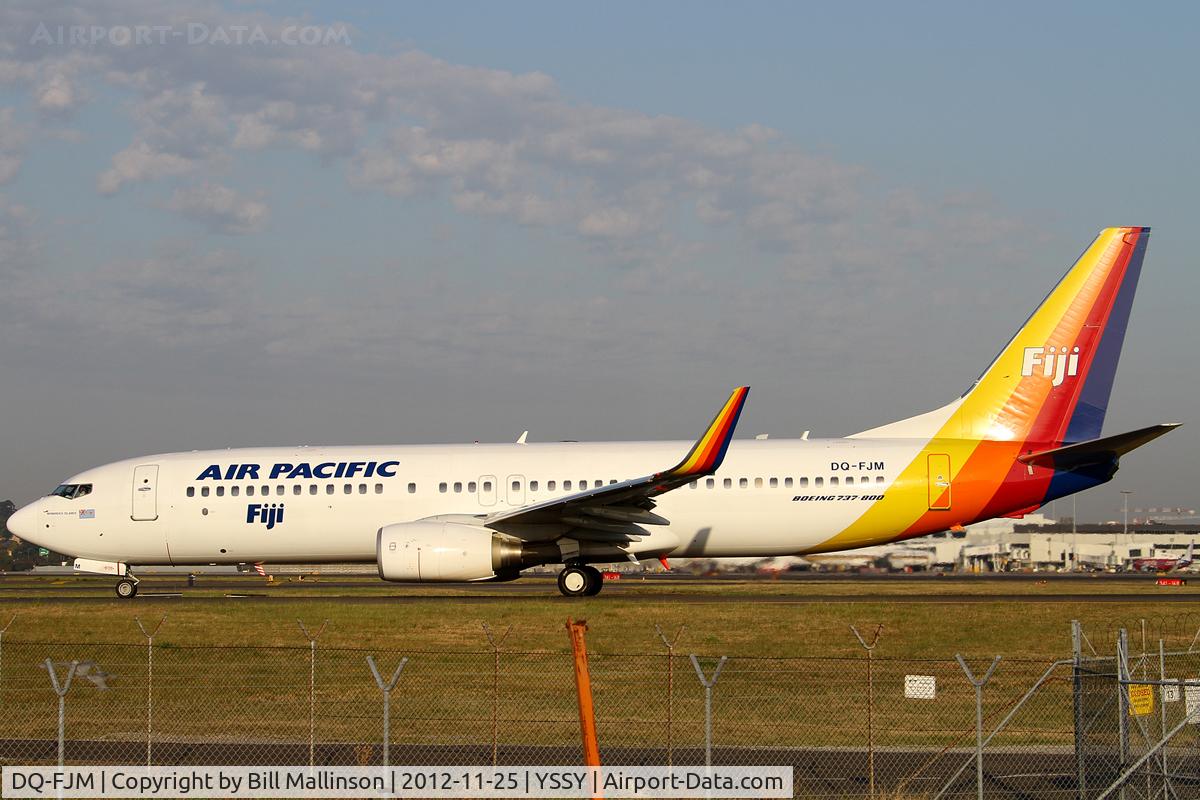 DQ-FJM, 2010 Boeing 737-86J C/N 37754, taxiing to 34R