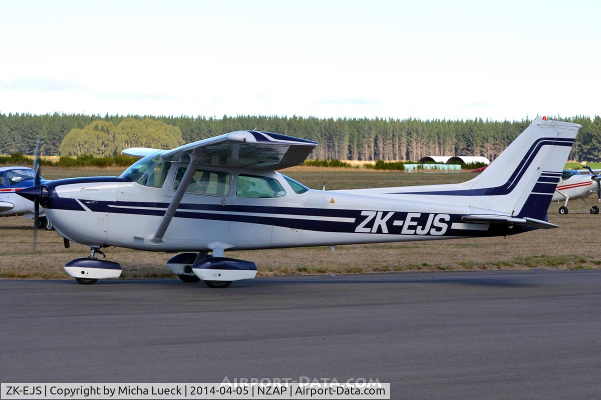 ZK-EJS, Cessna 172N C/N 17269149, At Taupo