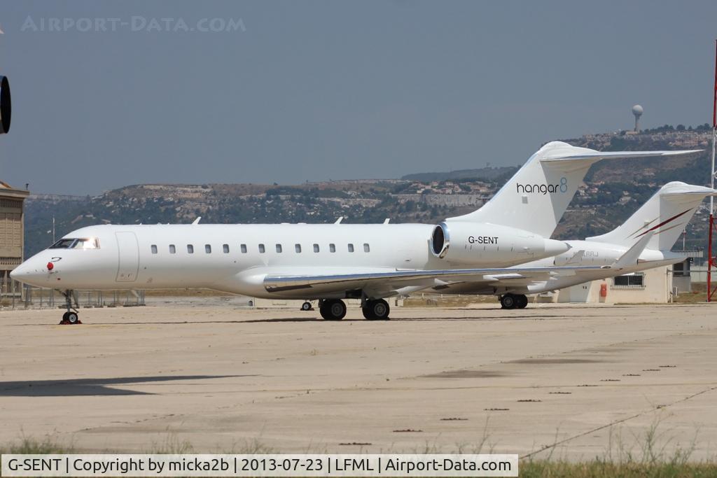 G-SENT, 2001 Bombardier BD-700-1A10 Global Express C/N 9094, Parked