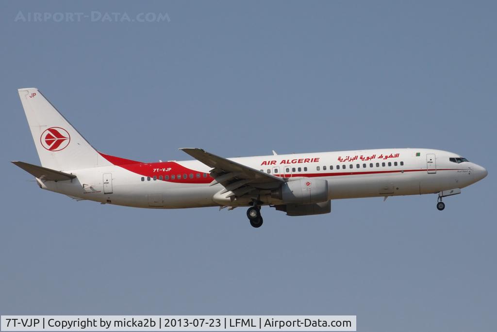 7T-VJP, 2001 Boeing 737-8D6 C/N 30208, Landing