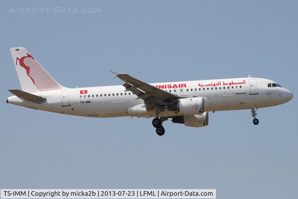 TS-IMM, 1999 Airbus A320-211 C/N 0975, Landing