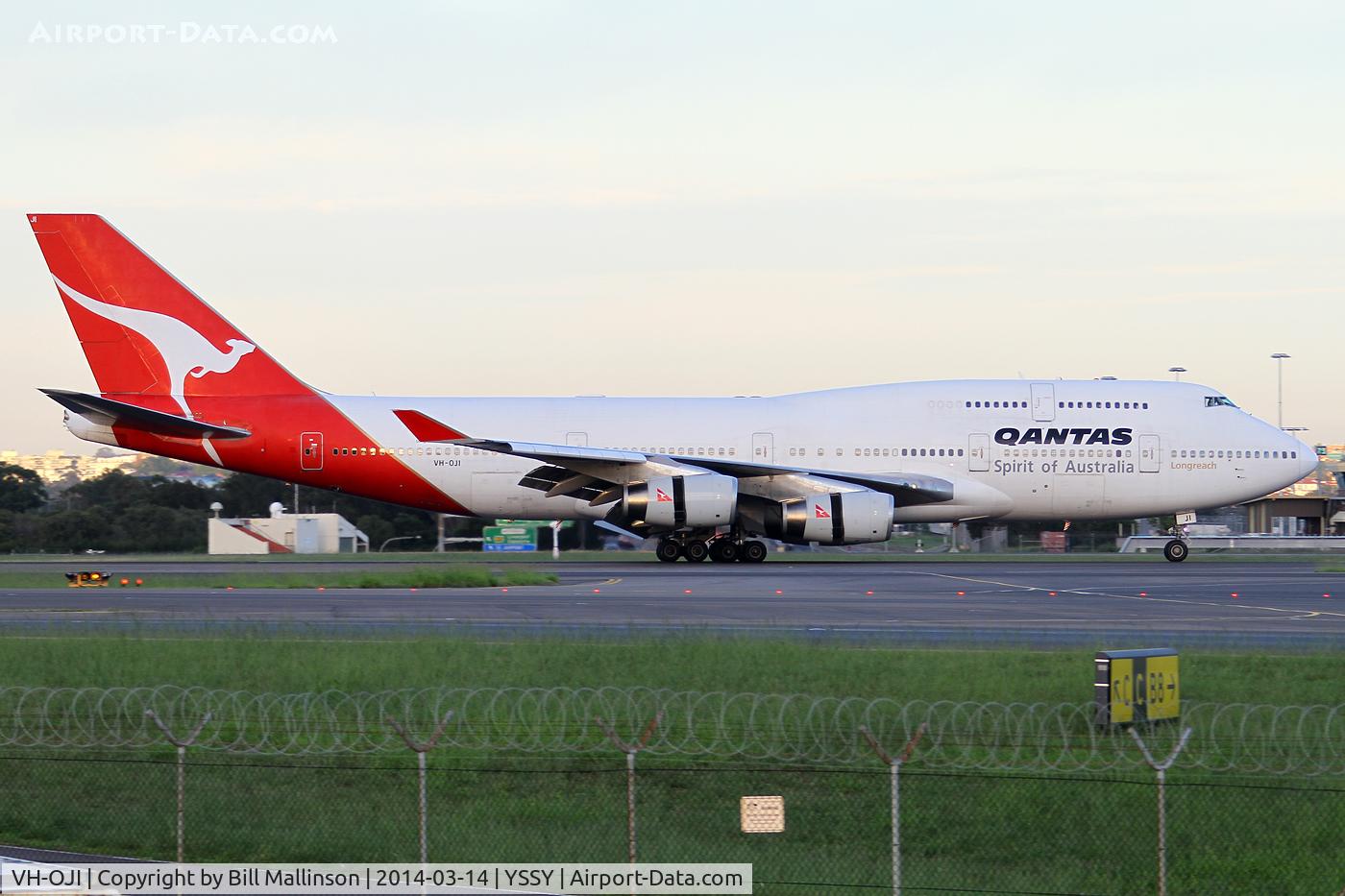 VH-OJI, 1990 Boeing 747-438 C/N 24887, landed on 34L