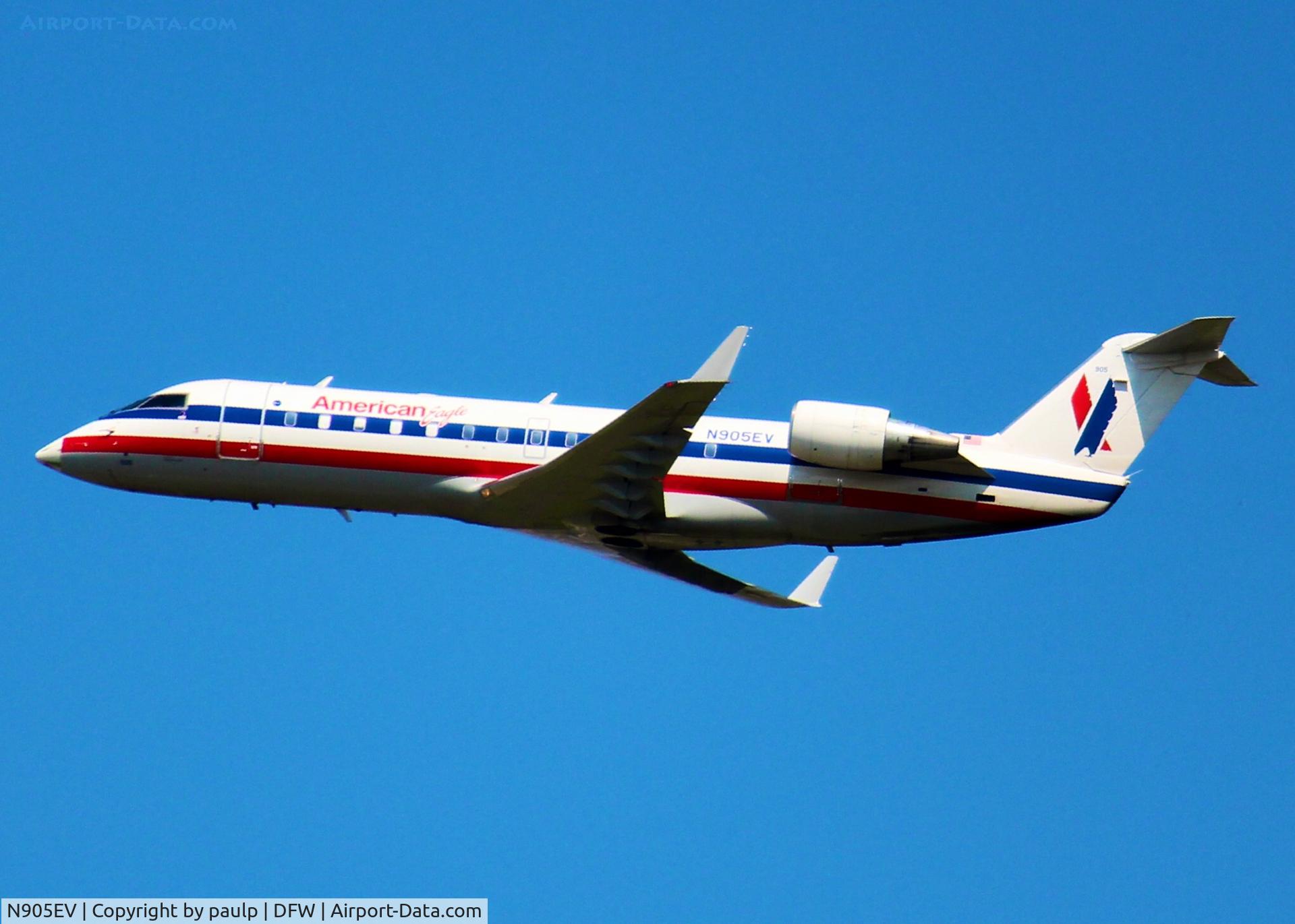 N905EV, 2002 Bombardier CRJ-200ER (CL-600-2B19) C/N 7632, At DFW.