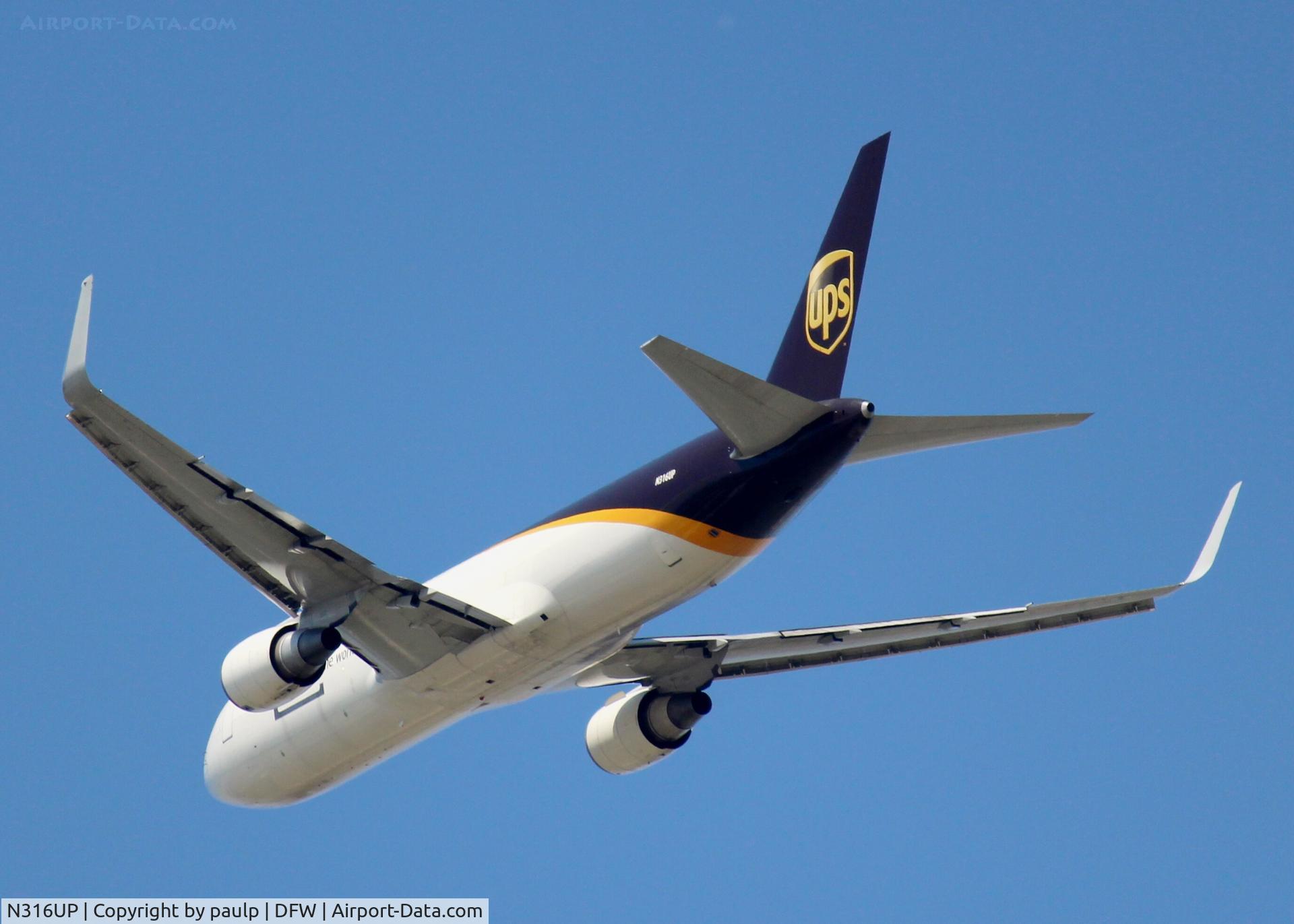N316UP, 1997 Boeing 767-34AF C/N 27744, Beautiful 767 departing  DFW.