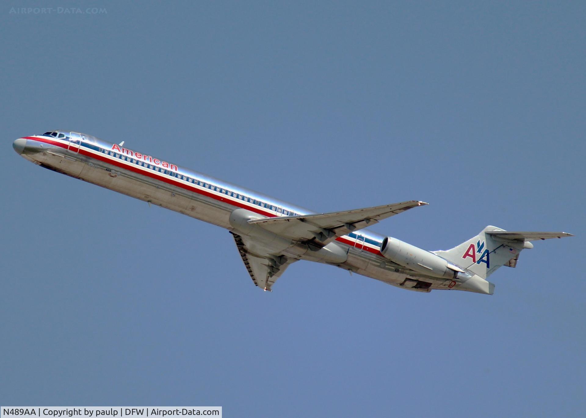 N489AA, 1989 McDonnell Douglas MD-82 (DC-9-82) C/N 49682, At DFW.