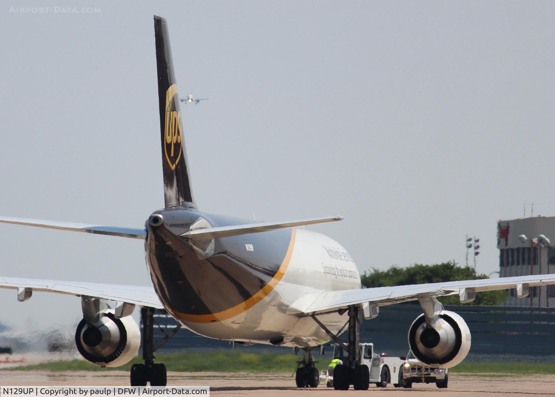 N129UP, 2001 Airbus A300F4-622R C/N 0813, Taxiing to take off from the UPS ramp at DFW