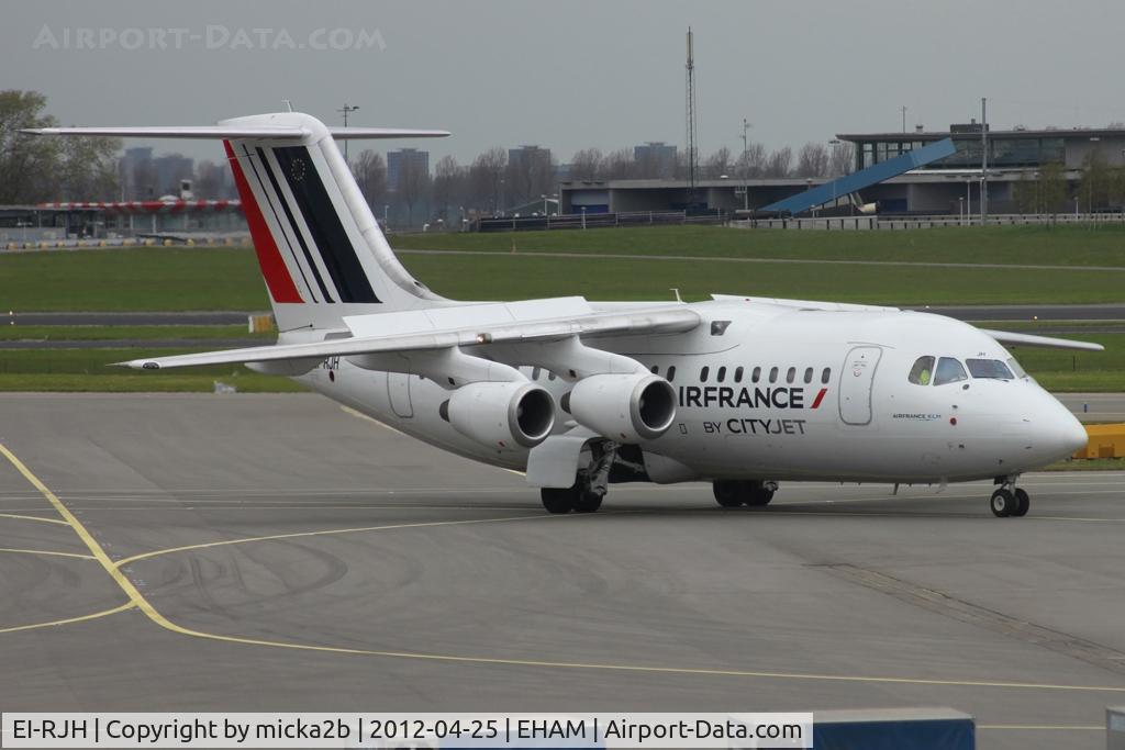EI-RJH, 1999 BAE Systems Avro 146-RJ85 C/N E.2345, Taxiing