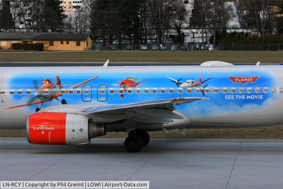 LN-RCY, 2001 Boeing 737-883 C/N 28324, Taken at INN.