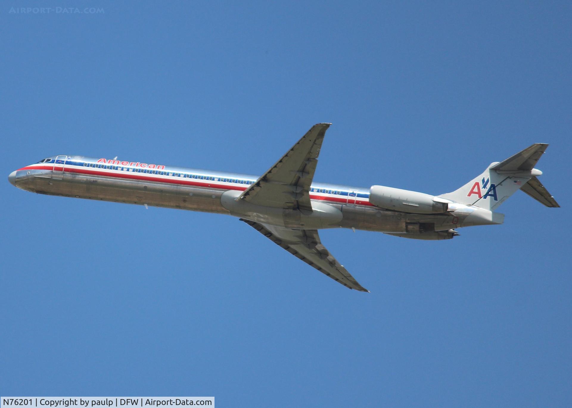 N76201, 1992 McDonnell Douglas MD-83 (DC-9-83) C/N 53291, At DFW.