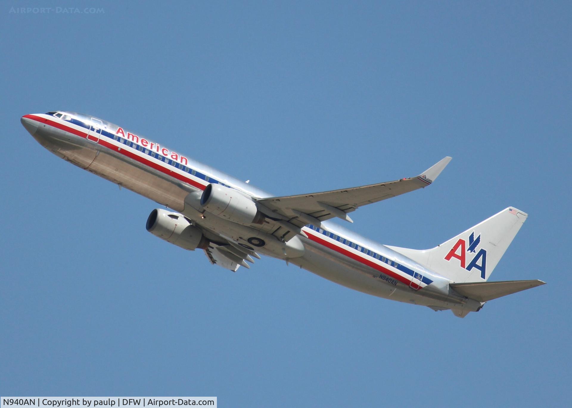N940AN, 2000 Boeing 737-823 C/N 30598, At DFW.