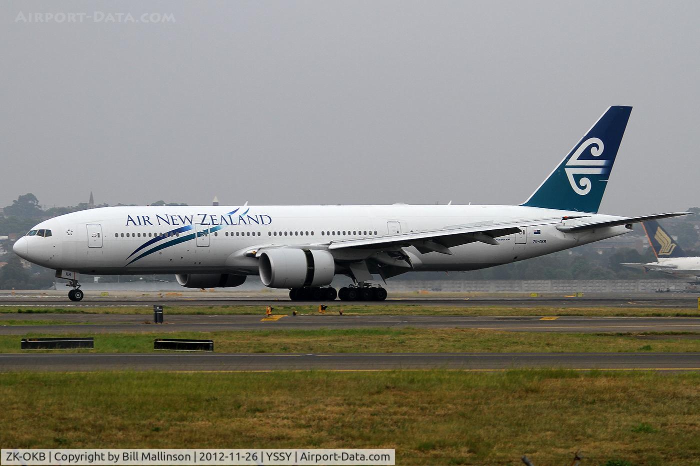 ZK-OKB, 2005 Boeing 777-219/ER C/N 34376, landed on 16R