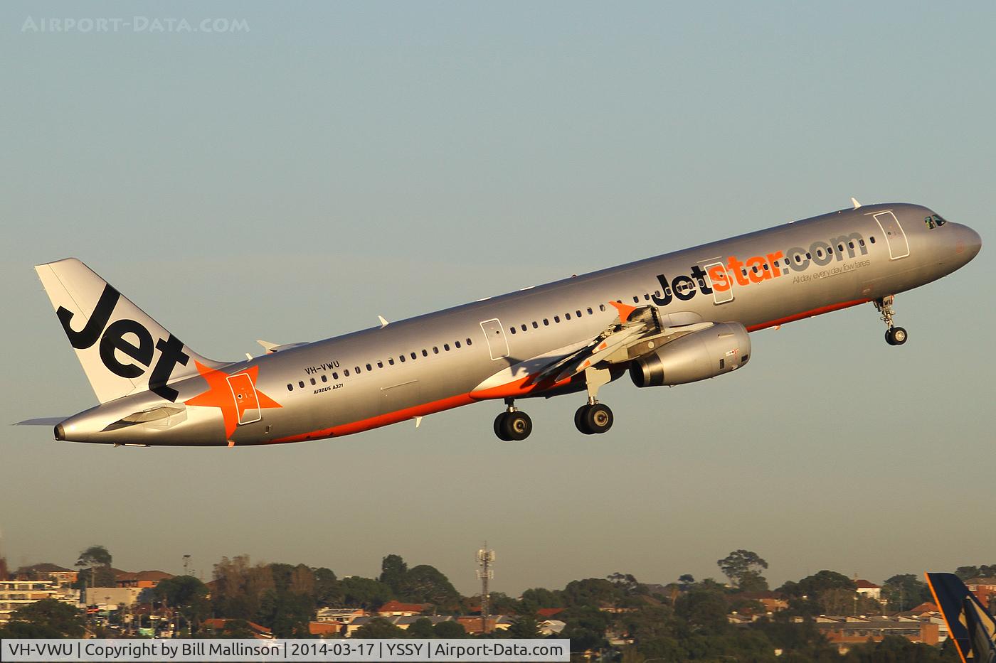 VH-VWU, 2009 Airbus A321-231 C/N 3948, away from 34L
