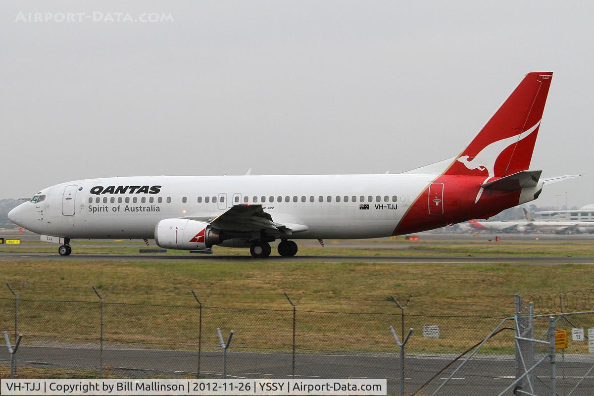 VH-TJJ, 1990 Boeing 737-476 C/N 24435, taxiing to 34R