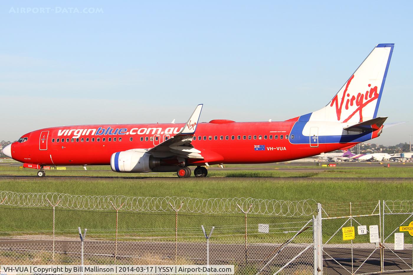 VH-VUA, 2004 Boeing 737-8FE C/N 33997, in need of a paint job !
