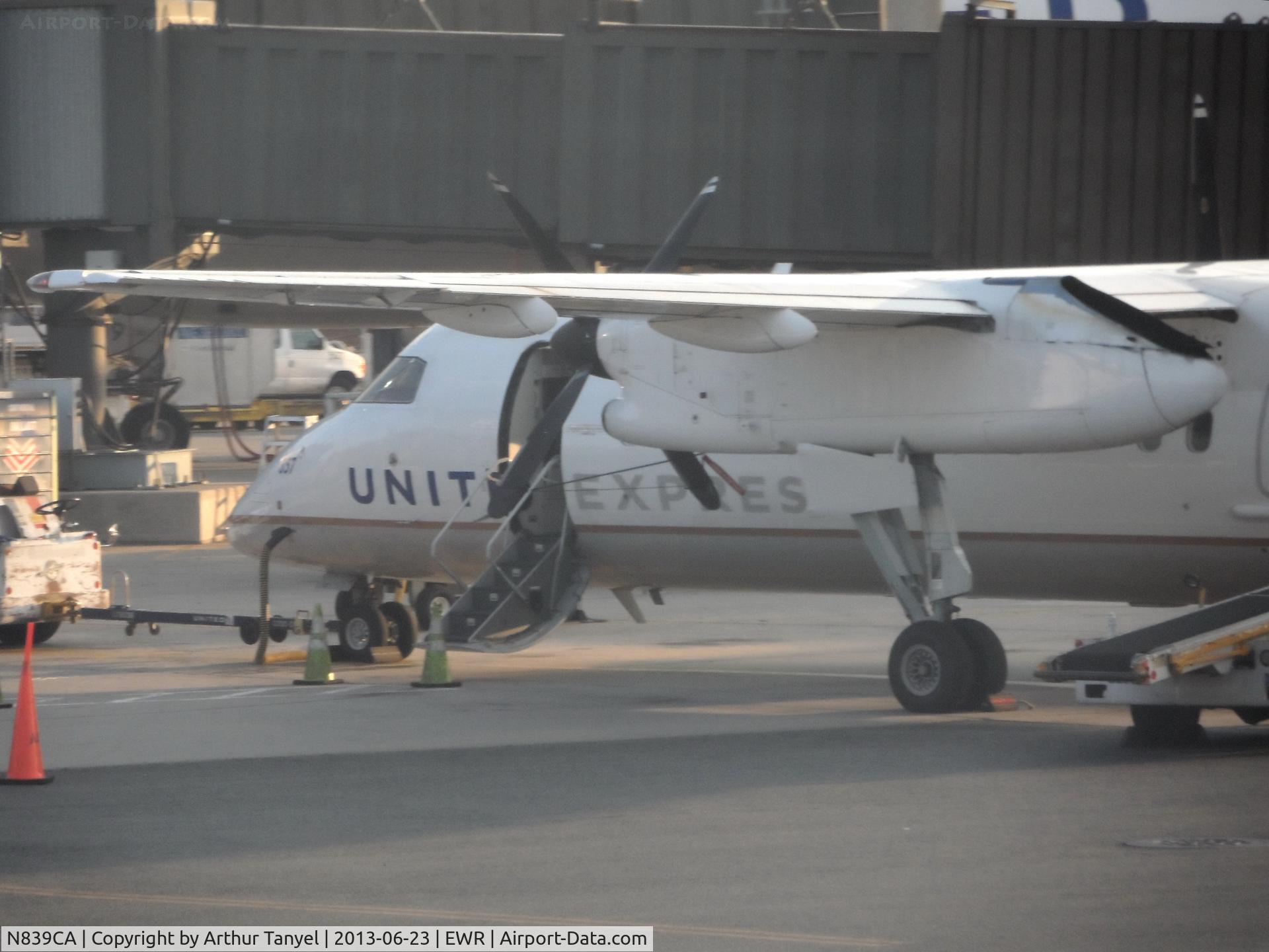 N839CA, 2000 Bombardier DHC-8-314Q Dash 8 C/N 553, On tarmac @ EWR