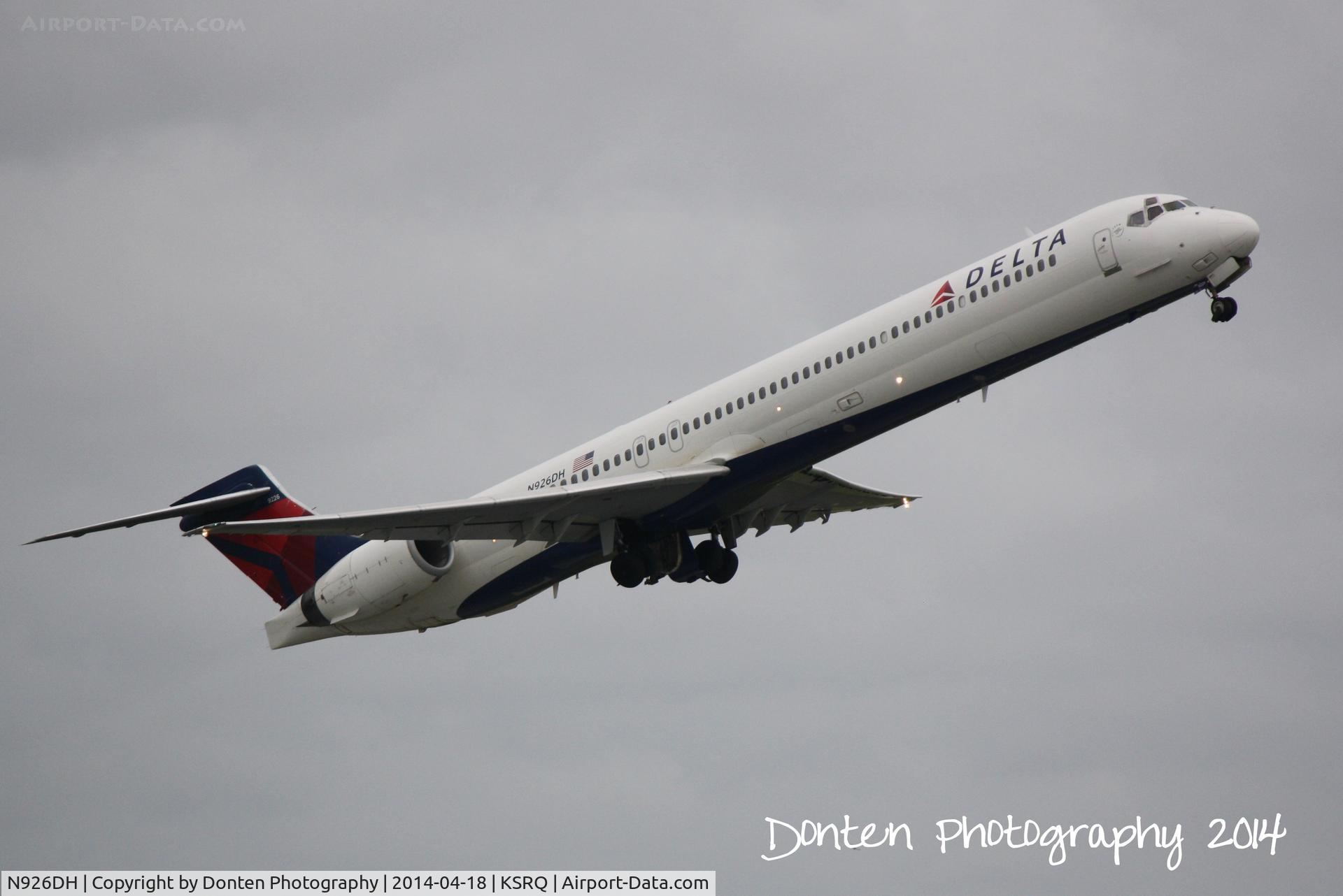 N926DH, 1998 McDonnell Douglas MD-90-30 C/N 53588, Delta Flight 2298 (N926DH) departs Sarasota-Bradenton International Airport enroute to Hartsfield-Jackson Atlanta International Airport