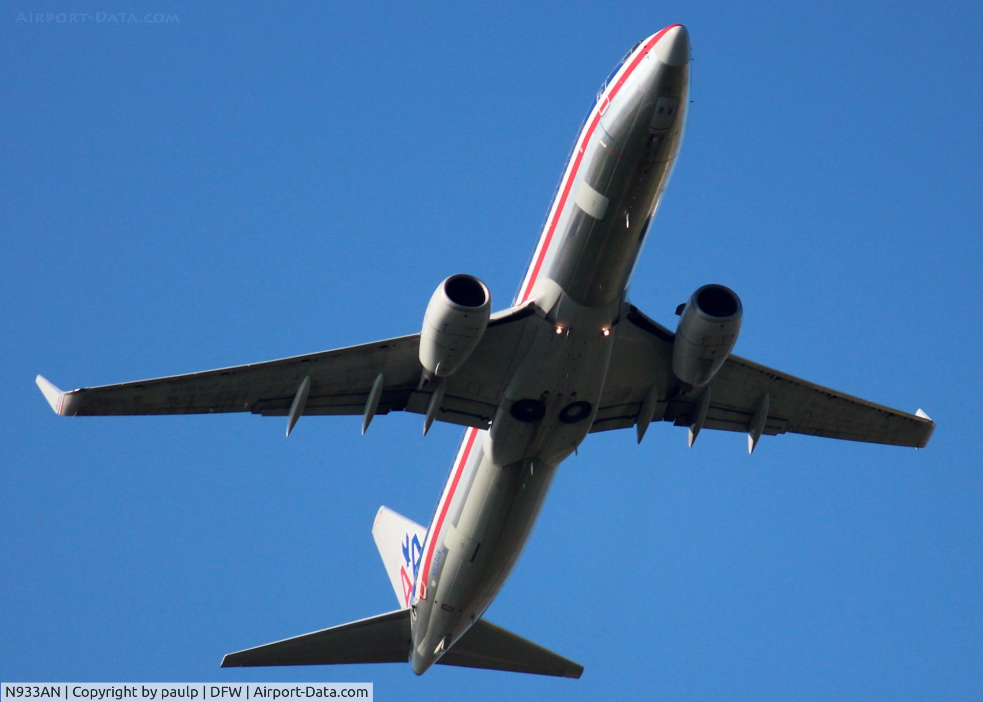 N933AN, 2000 Boeing 737-823 C/N 30080, At DFW.