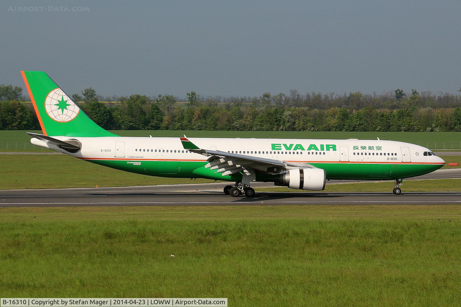 B-16310, 2005 Airbus A330-203 C/N 678, Eva Air Airbus A330-200 arriving from BKK @ VIE