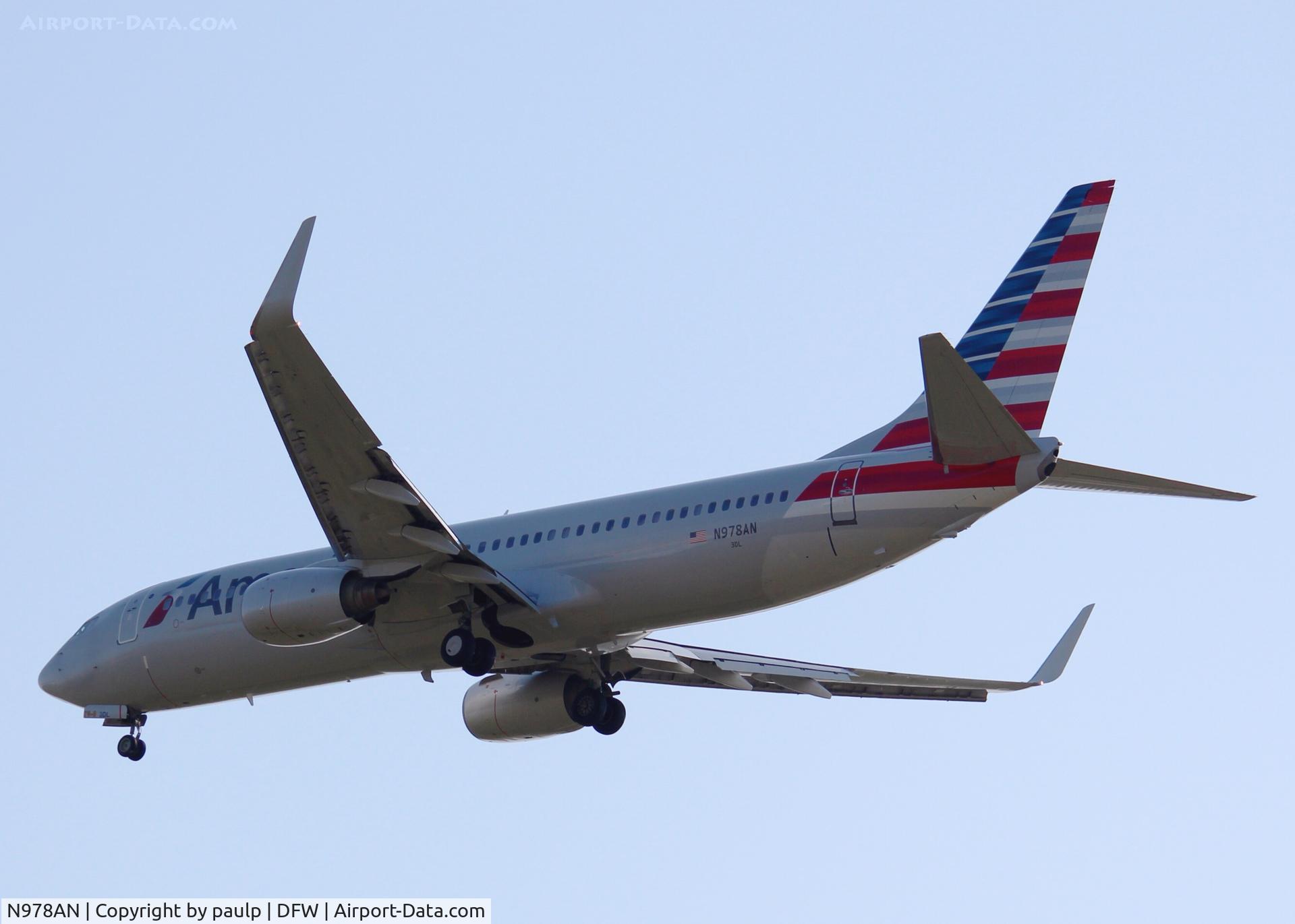 N978AN, 2001 Boeing 737-823 C/N 30100, At DFW.