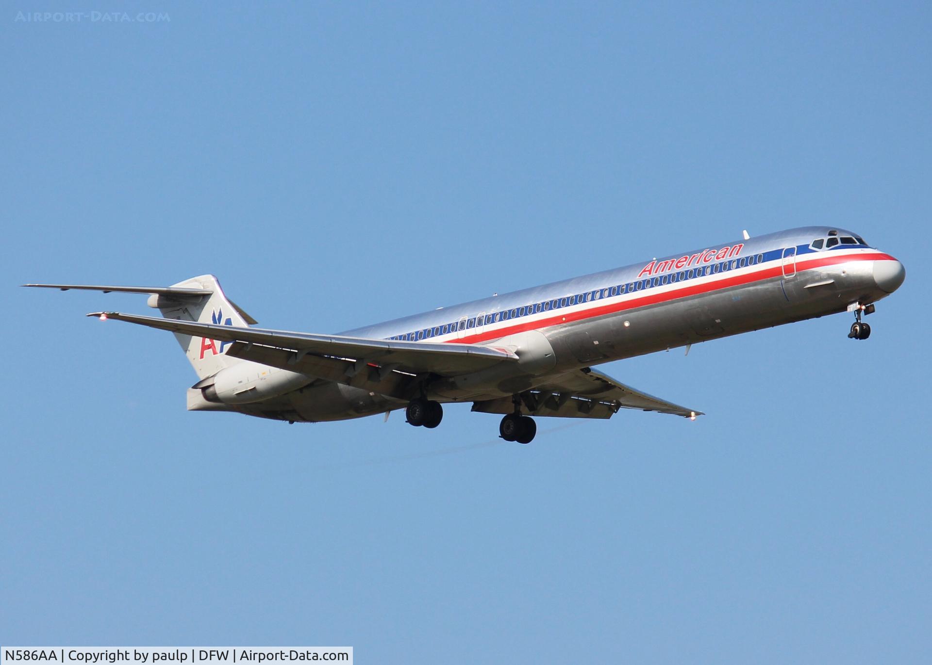 N586AA, 1991 McDonnell Douglas MD-82 (DC-9-82) C/N 53249, At DFW.