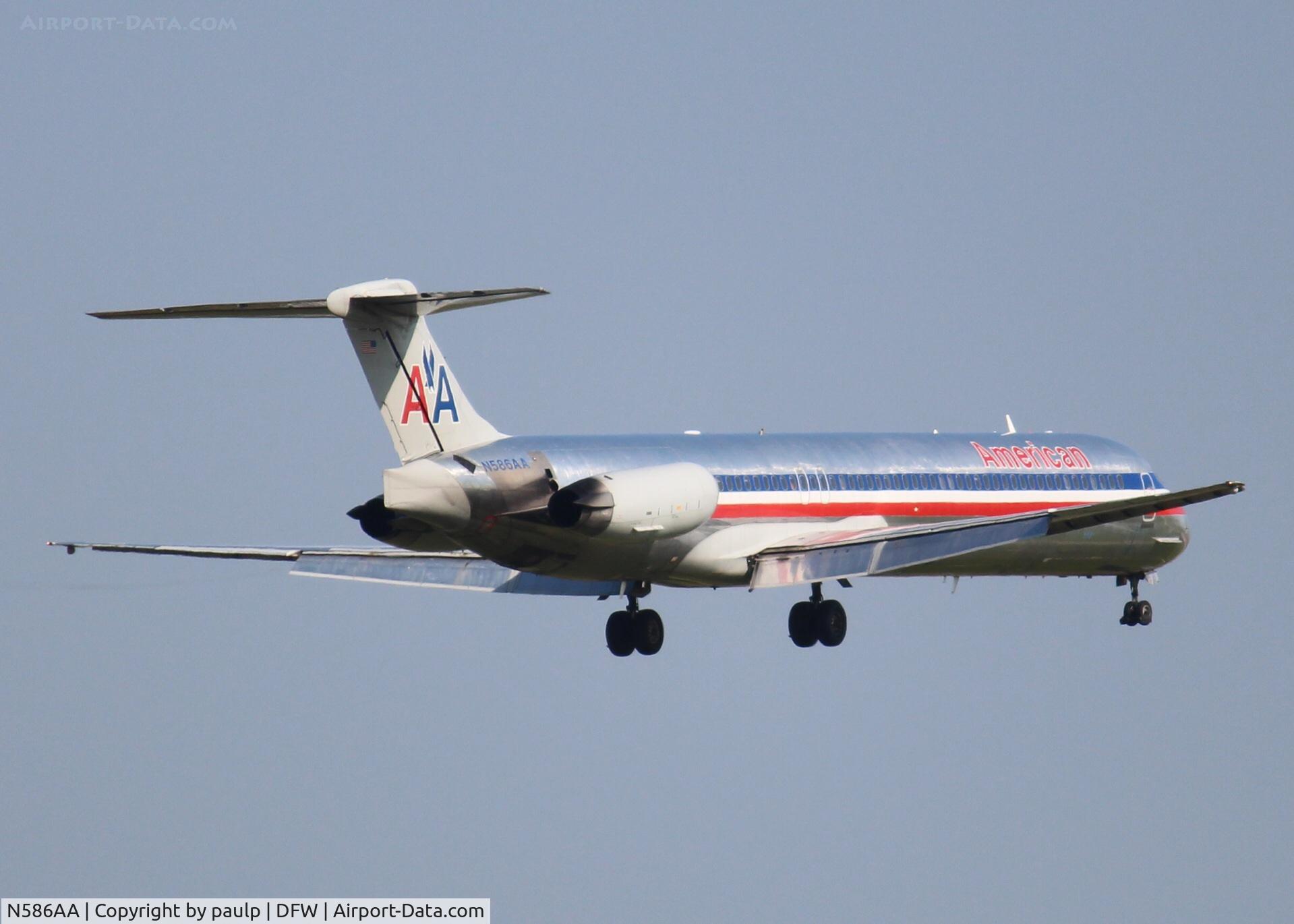 N586AA, 1991 McDonnell Douglas MD-82 (DC-9-82) C/N 53249, At DFW.