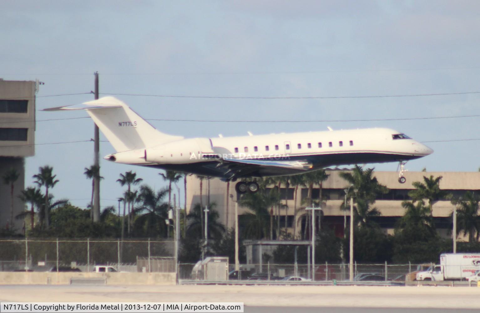 N717LS, 2004 Bombardier BD-700-1A11 Global 5000 C/N 9155, Global 5000