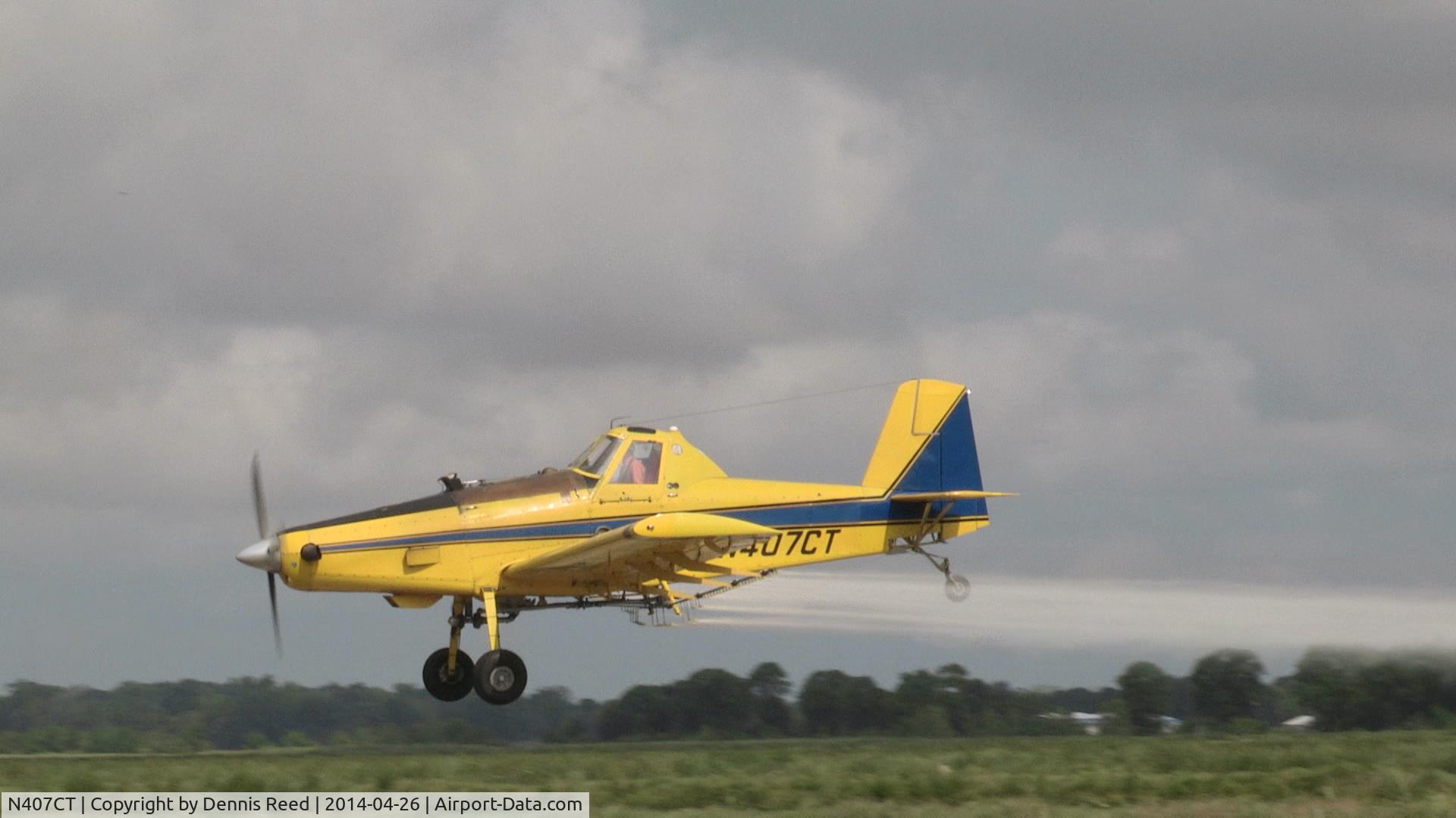 N407CT, Air Tractor Inc AT-502 C/N 502-0076, Dusting along Te Mamou Road in Ville Platte, La.