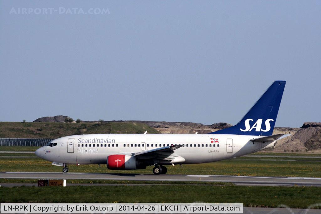 LN-RPK, 2000 Boeing 737-783 C/N 28317, LN-RPK just arrived on rw 04L